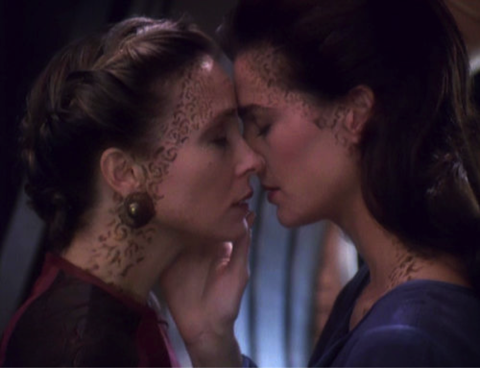 Jadzia Dax and Lenara Kahn kiss
