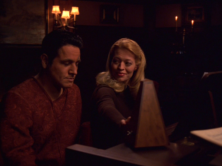 Seven looks at Chakotay in "Human Error"