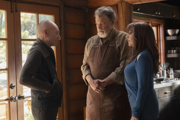 Picard, Riker and Troi chat in the kitchen