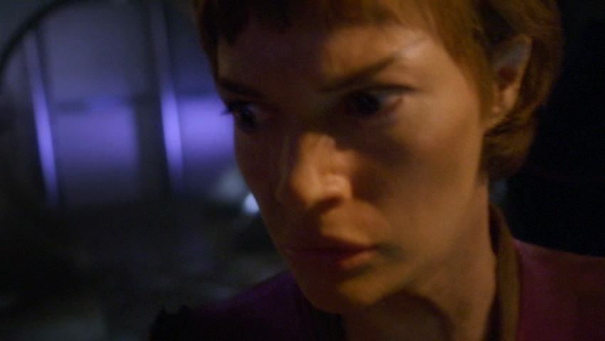 T'Pol in "Damage"