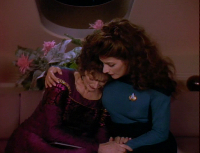 Deanna comforts Lwaxana at the end of "Dark Page"