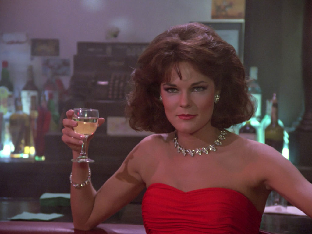 Minuet (Carolyn McCormick) at the bar in the holodeck