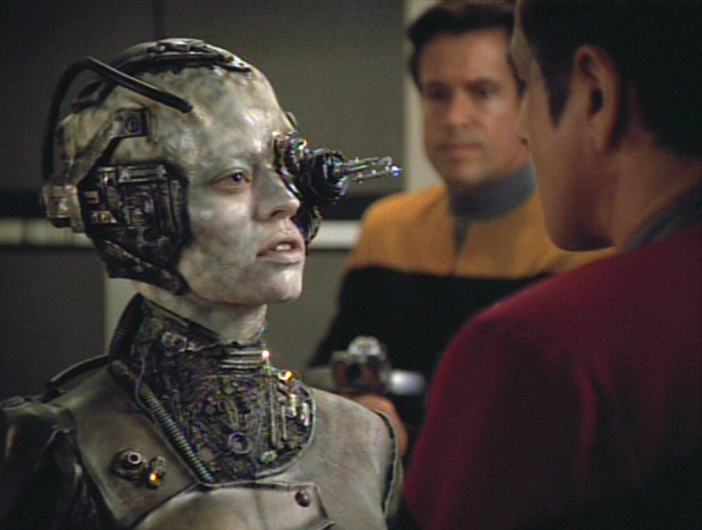 Seven as a Borg talks to Chakotay