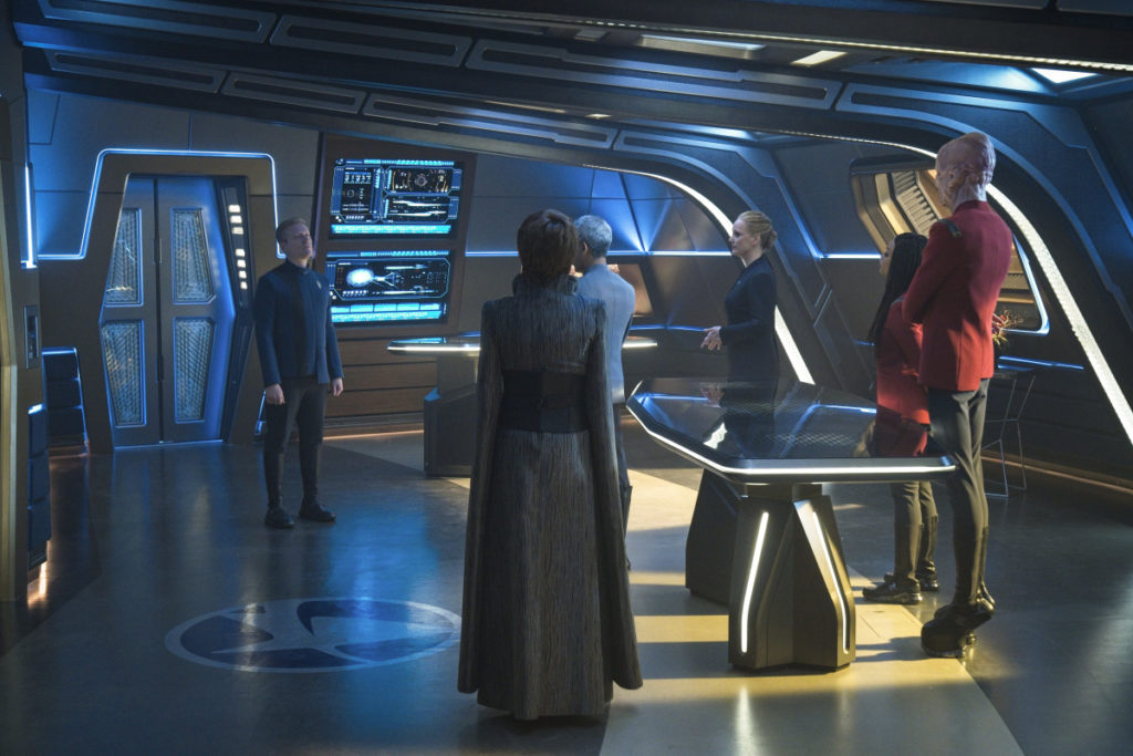 Stamets talks to Burnham, Saru, Rillak, Hirai and T'Rina