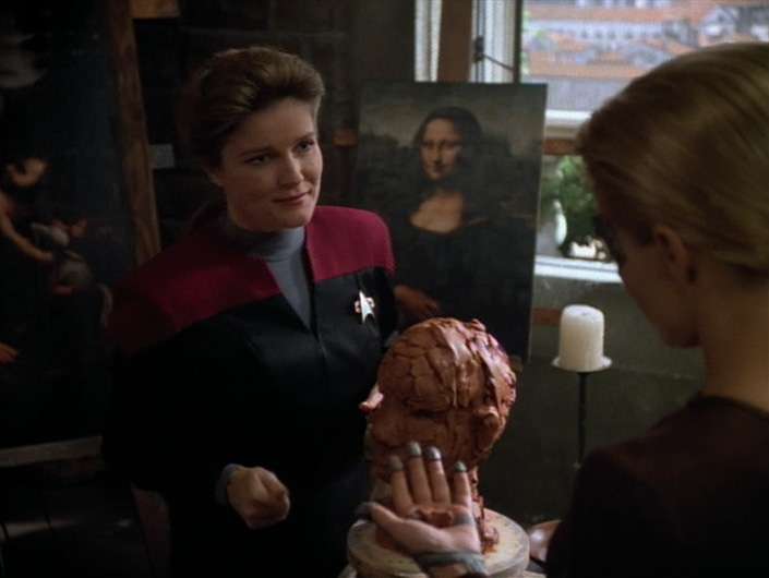 Janeway introduces Seven to sculpting in Da Vinci's workshop
