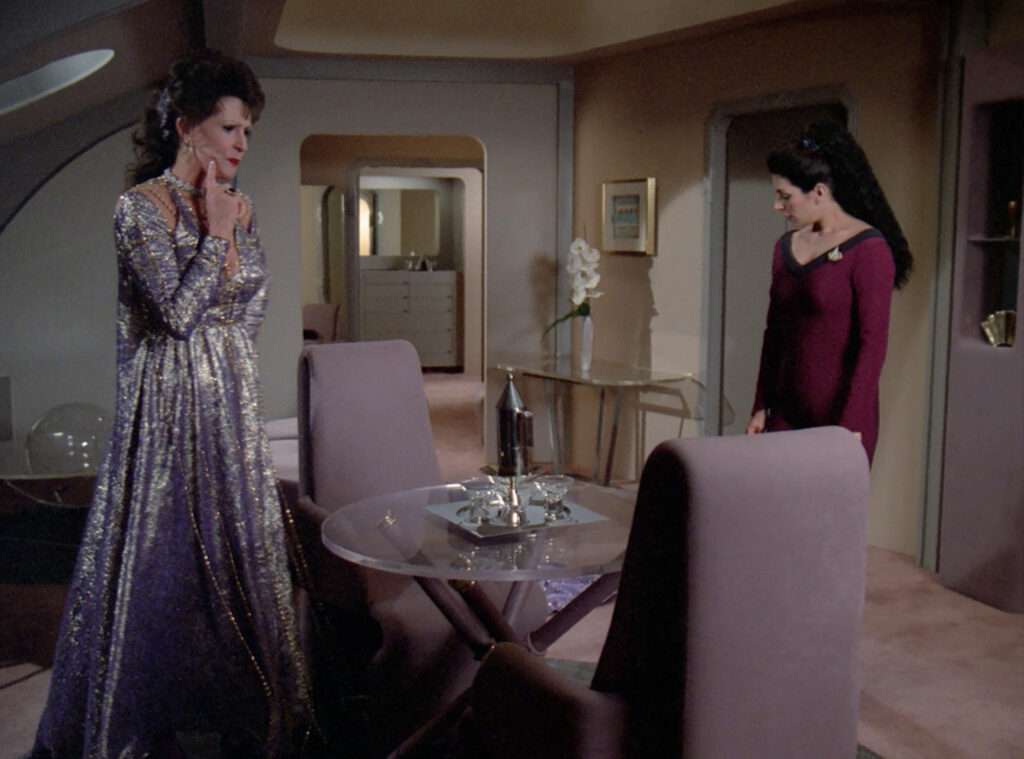 Lwaxana and Deanna in the guest quarters in "Manhunt"