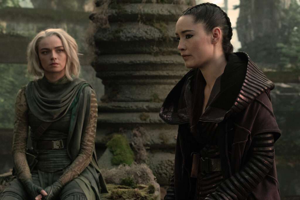 Chapel (Jess Bush) and La'an Noonien-Singh (Christina Chong).