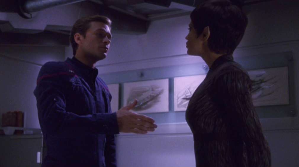 Trip meets T'Pol in "Broken Bow"