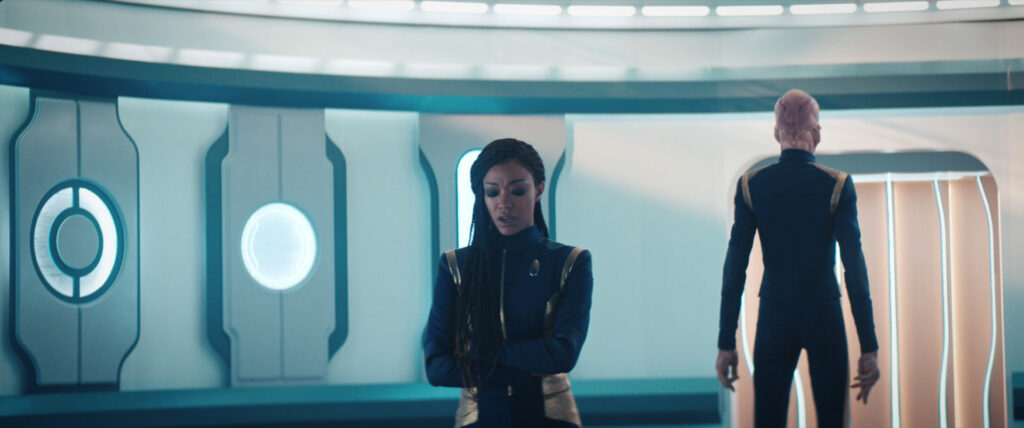 Burnham and Saru at Starfleet HQ in "Scavengers"